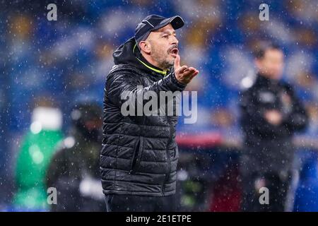 SpeziaÕs Italienischer Trainer Vincenzo Italiano gesticulate während der Serie A Fußballspiel SSC Napoli gegen Spezia Calcio. Spezia Calcio gewann 2-1 Stockfoto