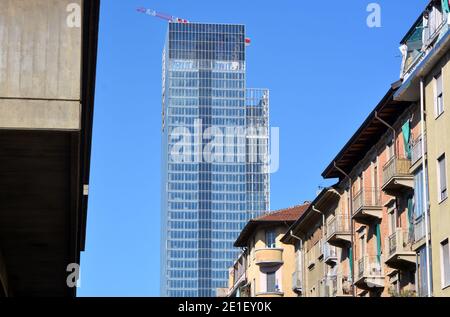 Turin, Piemont/Italien- 03/19/2019- der Bau des Hochhauses der Region Piemont, entworfen vom Architekten Fuksas, im Lingotto Nizza Millefo Stockfoto