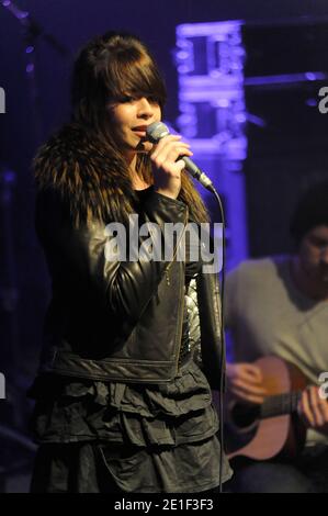 Alex Hepburn spielt am 5. März 2011 live auf der Bühne des La Cigale in Paris, Frankreich. Foto von Alban Wyters/ABACAPRESS.COM Stockfoto