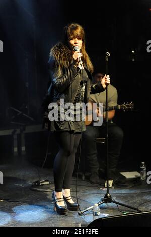 Alex Hepburn spielt am 5. März 2011 live auf der Bühne des La Cigale in Paris, Frankreich. Foto von Alban Wyters/ABACAPRESS.COM Stockfoto