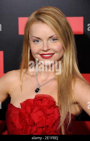 Izabella Miko kommt bei der Premiere von 'Battle : Los Angeles' am 8. März 2011 in Los Angeles, Kalifornien, an. Foto von Lionel Hahn/ABACAPRESS.COM Stockfoto