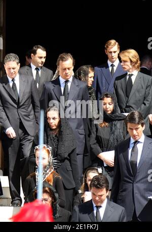 Charlotte, Pierre und Andrea Casiraghi nach der Trauerfeier der Prinzessin Antoinette von Monaco, in der Kathedrale Notre-Dame-Immaculee in Monaco, Fürstentum Monaco am 24. März 2011. Foto von Marco Piovanotto/ABACAPRESS.COM Stockfoto