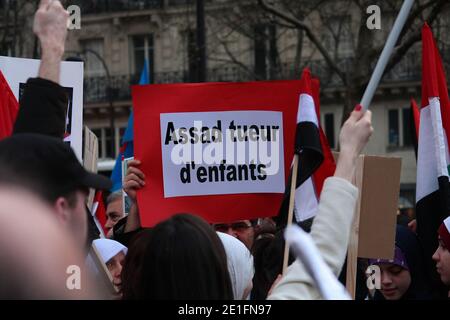 Treffen zur Unterstützung der libyschen Revolution am 26. März 2011 auf dem Place de la Republique in Paris, Frankreich. Foto von David Fritz/ABACAPRESS.COM Stockfoto