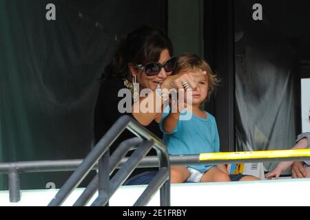 Miroslava 'mirka' Federer, Ehefrau von Roger Federer und Tochter beim Sony Ericsson Open Turnier im Crandon Park Tennis Center in Key Biscayne, FL, USA am 28. März 2011. Foto von ABACAPRESS.COM Stockfoto