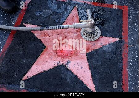 EXKLUSIV. The Making of Penelope Cruz Star auf dem Hollywood Walk of Fame befindet sich 6834 Hollywood blvd, vor dem El Capitan Theater. Los Angeles, CA, USA, März 2011. Foto von Lionel Hahn/AbacaUsa.com Stockfoto