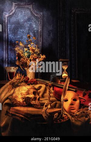 Bodegón vanitas con elementos iconográficos pictóricos típicos del género. / Vanitas Stillleben mit typischen bildhaften ikonographischen Elementen des g Stockfoto