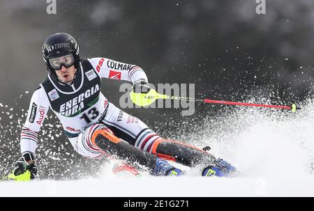 (210107) -- ZAGREB, 7. Januar 2021 (Xinhua) -- Victor Muffat-Jeandet aus Frankreich tritt beim zweiten Lauf des FIS Alpine Ski Men's World Cup Slalom in Zagreb, Kroatien, 6. Januar 2021 an. (Luka Stanzl/Pixsell über Xinhua) Stockfoto