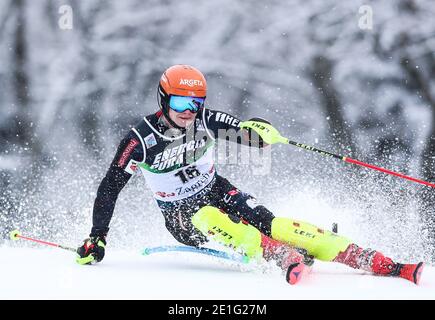 (210107) -- ZAGREB, 7. Januar 2021 (Xinhua) -- Filip Zubcic aus Kroatien tritt beim ersten Lauf des FIS Alpine Ski Men's World Cup Slalom in Zagreb, Kroatien, am 6. Januar 2021 an. (Luka Stanzl/Pixsell über Xinhua) Stockfoto