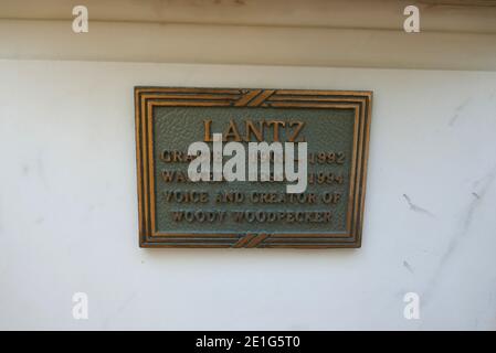 Los Angeles, Kalifornien, USA 29. Dezember 2020 EIN allgemeiner Blick auf die Atmosphäre des Grabes von Animator Walter Lantz im Forest Lawn Hollywood Hills Memorial Park am 29. Dezember 2020 in Los Angeles, Kalifornien, USA. Foto von Barry King/Alamy Stockfoto Stockfoto