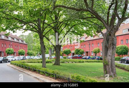 Außenansicht des Horseshoe Estate, Berlin, Deutschland. Gebaut 1925-1930. Stockfoto