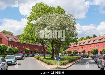 Außenansicht des Horseshoe Estate, Berlin, Deutschland. Gebaut 1925-1930. Stockfoto