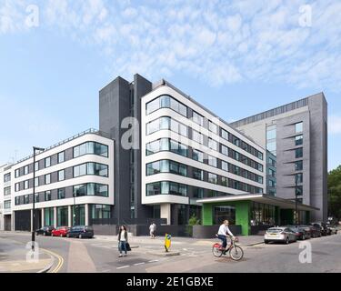 Außenansicht von 160 Old Street, einem ehemaligen Royal Mail Gebäude, das in ein modernes Bürogebäude umgewandelt wurde, London UK. Stockfoto