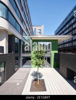 Außenansicht von 160 Old Street, einem ehemaligen Royal Mail Gebäude, das in ein modernes Bürogebäude umgewandelt wurde, London UK. Stockfoto