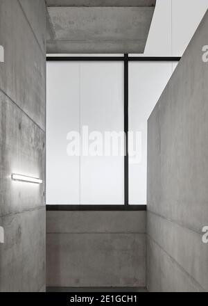 Innenansicht des Tate Modern Blavatnik Building in London, Großbritannien. Stockfoto