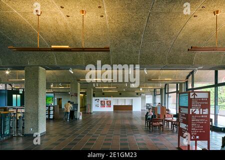 Innenansicht des kürzlich renovierten Fukuoka Art Museum in Fukuoka, Japan, das 1979 eröffnet wurde. Stockfoto