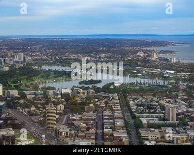 Der Albert Park Circuit ist ein Straßenrundkurs für den Motorsport rund um den Albert Park Lake, drei Kilometer südlich des Stadtzentrums von Melbourne. Stockfoto