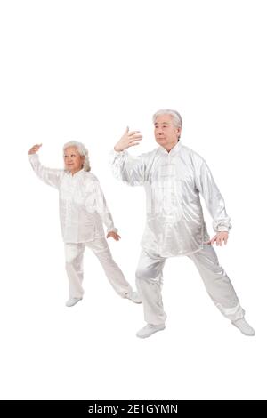 Zwei alte Leute spielen Tai Chi hochwertige Foto Stockfoto