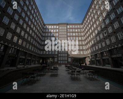 Innenhoffassade des historischen Bürogebäudes Sprinkenhof Brick Expressionist Architektur Symmetrie Kontorhaus Hamburg Deutschland Europa Stockfoto