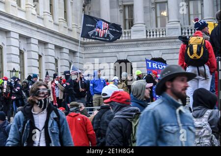 Washington Dc, Usa. Januar 2021. Trump-Anhänger versammeln sich außerhalb des Kapitols der Vereinigten Staaten während der Pro-Trump-Kundgebung. Kredit: SOPA Images Limited/Alamy Live Nachrichten Stockfoto