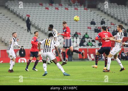 Xeka 8 LOSC in der Luft während der französischen Meisterschaft Ligue 1 Fußballspiel zwischen Lille OSC und Angers SCO am 6. Januar 2021 im Pierre Mauroy Stadion in Villeneuve-d'Ascq bei Lille, Frankreich - Foto Laurent Sanson / LS Medianord / DPPI / LM Stockfoto