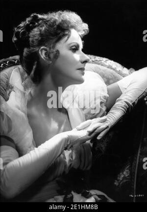 GRETA GARBO Portrait als Marie Walewska von CLARENCE SINCLAIR BULL In CONQUEST aka MARIE WALEWSKA 1937 Regisseur CLARENCE BRAUN Kleider Von Gilbert Adrian Metro Goldwyn Mayer Stockfoto