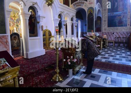 Olomouc, Tschechische Republik. Januar 2021. Orthodoxe Weihnachtsliturgie in der orthodoxen Kirche St. Gorazd in Olomouc, Tschechische Republik in der Nacht vom 6. Auf den 7. Januar 2021. Die orthodoxe Weihnachtsliturgie ist eine Analogie zur katholischen Mitternachtsmesse. Kredit: Ludek Perina/CTK Foto/Alamy Live Nachrichten Stockfoto