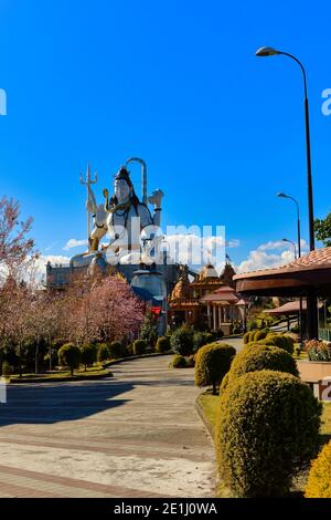 Ein Bild von lord Shiva Statue bei Char Dham AT Namchi in Sikkim Indien am 3. November 2016 Stockfoto