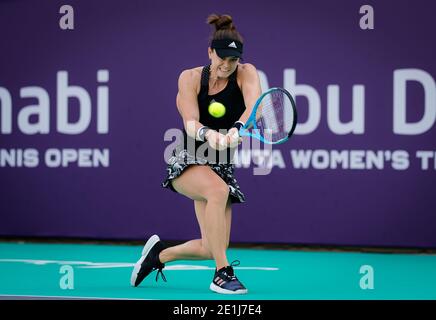 Maria Sakkari von Griechenland gegen Anastasia Potapova von Russland während Die erste Runde der 2021 Abu Dhabi WTA Women &#039;s Tennis/LM Stockfoto