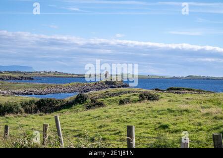 McSwynes Castle befindet sich in St. Johns Point in der Grafschaft Donegal - Irland. Stockfoto