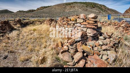 Ruins of New Pass Overland Stage Station, 1861 von Butterfield Overland Mail & Stage Company, The Loneliest Road (Hwy 50), westlich von Austin, Nevada, USA Stockfoto