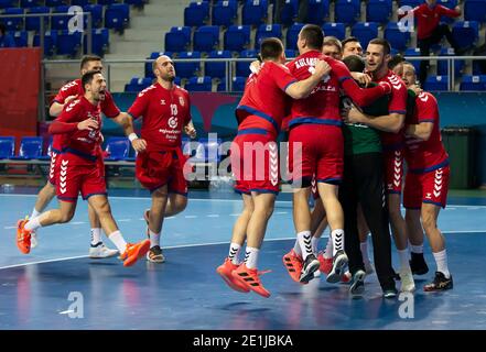 Zrenjanin, Serbien. Januar 2021. Die Spieler Serbiens feiern den Sieg. Quelle: Nikola Krstic/Alamy Live News Stockfoto