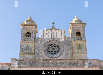 Hauptfassade der Einsiedelei von Bonany, auf der Insel Mallorca, Spanien Stockfoto