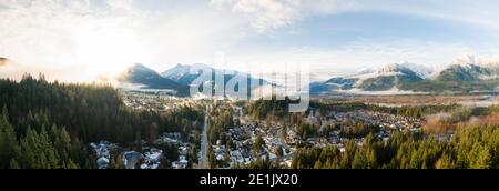 Luftpanoramic Ansicht von Wohnhäusern in einer touristischen Stadt. Stockfoto