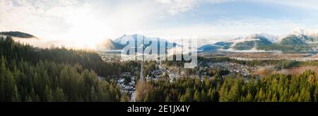 Luftpanoramic Ansicht von Wohnhäusern in einer touristischen Stadt. Stockfoto