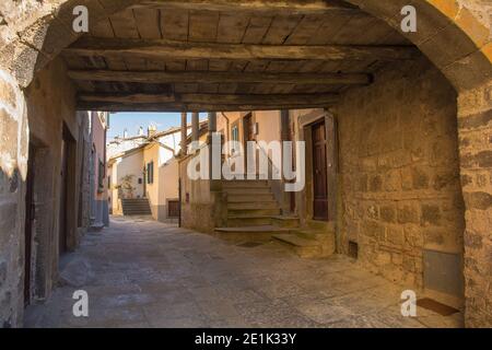 Eine Gasse im historischen mittelalterlichen Dorf Santa Fiora in der Provinz Grosseto, Toskana, Italien Stockfoto