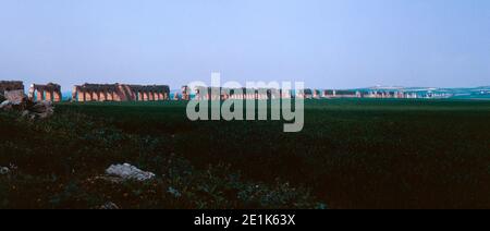 Das Zaghouan Aquädukt oder Aquädukt von Karthago mit einer Gesamtlänge von 132 km von den Quellen in Zaghouan bis Karthago (heute Tunis). Archivscan von einem Dia. April 1976. Stockfoto