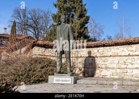 KOPRIVSHTITSA, BULGARIEN - 25. JANUAR 2020: Denkmal von Todor Kableschkow in der historischen Stadt Koprivshtitsa, Region Sofia, Bulgarien Stockfoto