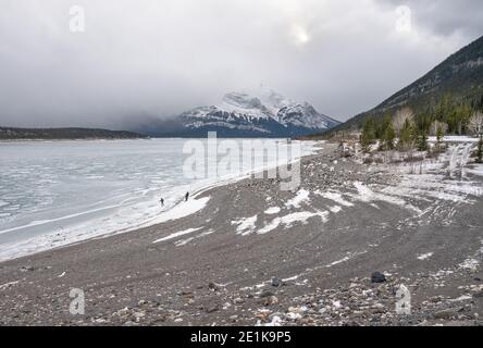 Luftaufnahme des Abraham Lake in den Rocky Mountains von Alberta, Kanada Stockfoto