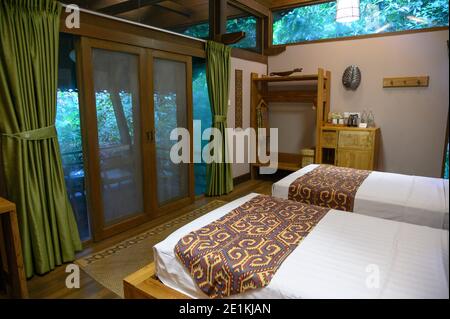 Dschungelhütte im Regenwald in der Sukau Rainforest Eco-Lodge Stockfoto