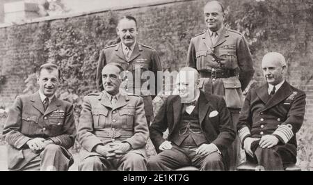 Winston Churchill und seine Stabschefs. Von links nach rechts: Sir Charles Portal, Sir Alan Brooke, Winston Churchill und Sir Andrew Cunningham links. - Sta Stockfoto