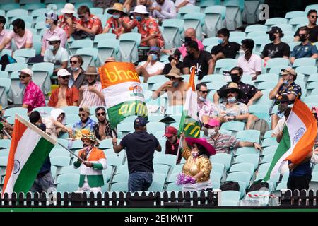 Sydney, Australien. Januar 2021. Indien-Fans beim 3. Internationalen Testspiel zwischen Australien und Indien am Sydney Cricket Ground, Sydney, Australien am 8. Januar 2021. Foto von Peter Dovgan. Nur redaktionelle Verwendung, Lizenz für kommerzielle Nutzung erforderlich. Keine Verwendung bei Wetten, Spielen oder Veröffentlichungen einzelner Vereine/Vereine/Spieler. Kredit: UK Sports Pics Ltd/Alamy Live Nachrichten Stockfoto