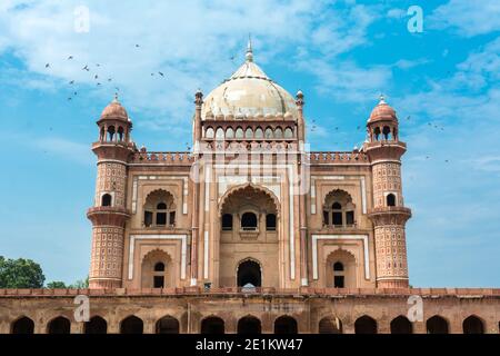 Safdar Jungs Grab, Delhi, Indien. Safdarjung's Tomb ist ein Sandstein und Marmor Mausoleum in Neu Delhi, Indien. Es wurde 1754 in der späten Mughal E gebaut Stockfoto