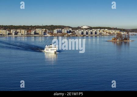 Stockholm, Schweden - April 04 2013: Passnger Fähre in den schwedischen Fjorden auf dem Weg nach Stockholm. Stockfoto