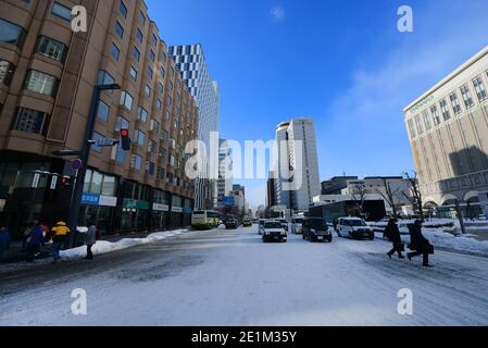 Moderne Gebäude im Stadtzentrum von Sapporo. Stockfoto