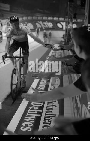 Sechs Tage Bremer Bahn-Radrennen in der OVB-Arena in Bremen, Januar 2016 Stockfoto