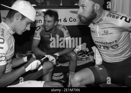 Radfahrer bei sechs Tagen Bremer Rennstrecke in der OVB Arena in Bremen Stockfoto