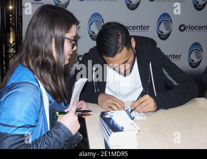 2 Atalanta-Spieler: Zapata und Palomino treffen ihre Fans, um Autogramme zu schreiben und Interviews zu führen Stockfoto