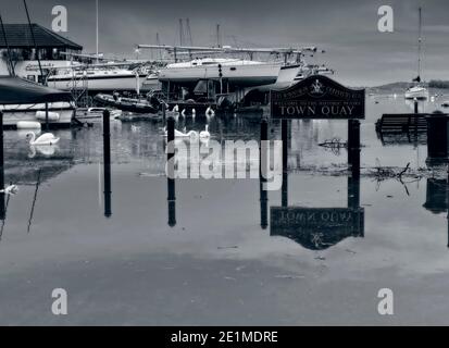 Regelmäßige ganzjährige Überschwemmung am Christchurch Quay aufgrund steigender Tendenz Meereshöhe Stockfoto