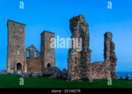 England, Kent, Herne Bay, Reculver Towers und römische Ruinen des römischen Forts Stockfoto