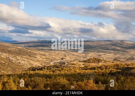 Panoramablick auf das Plateau im Dovrefjell-Sunndalsfjella Nationalpark, Norwegen Stockfoto